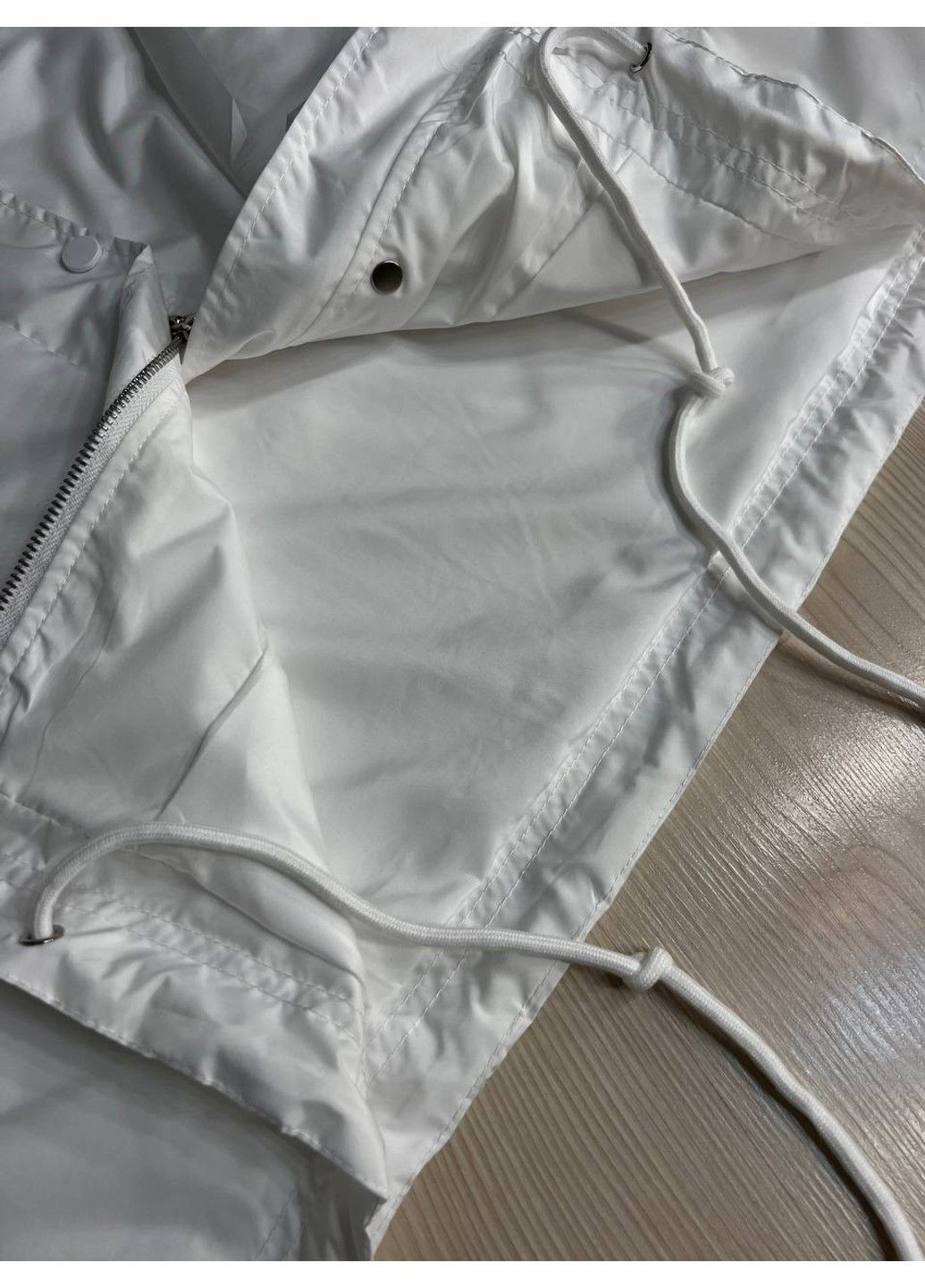 Белая демисезонная куртка женская 9096-1 оверсайз ветровка удлиненная с капюшоном Lady yep