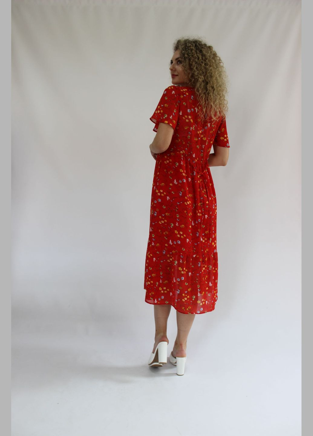 Червона сукня Парада