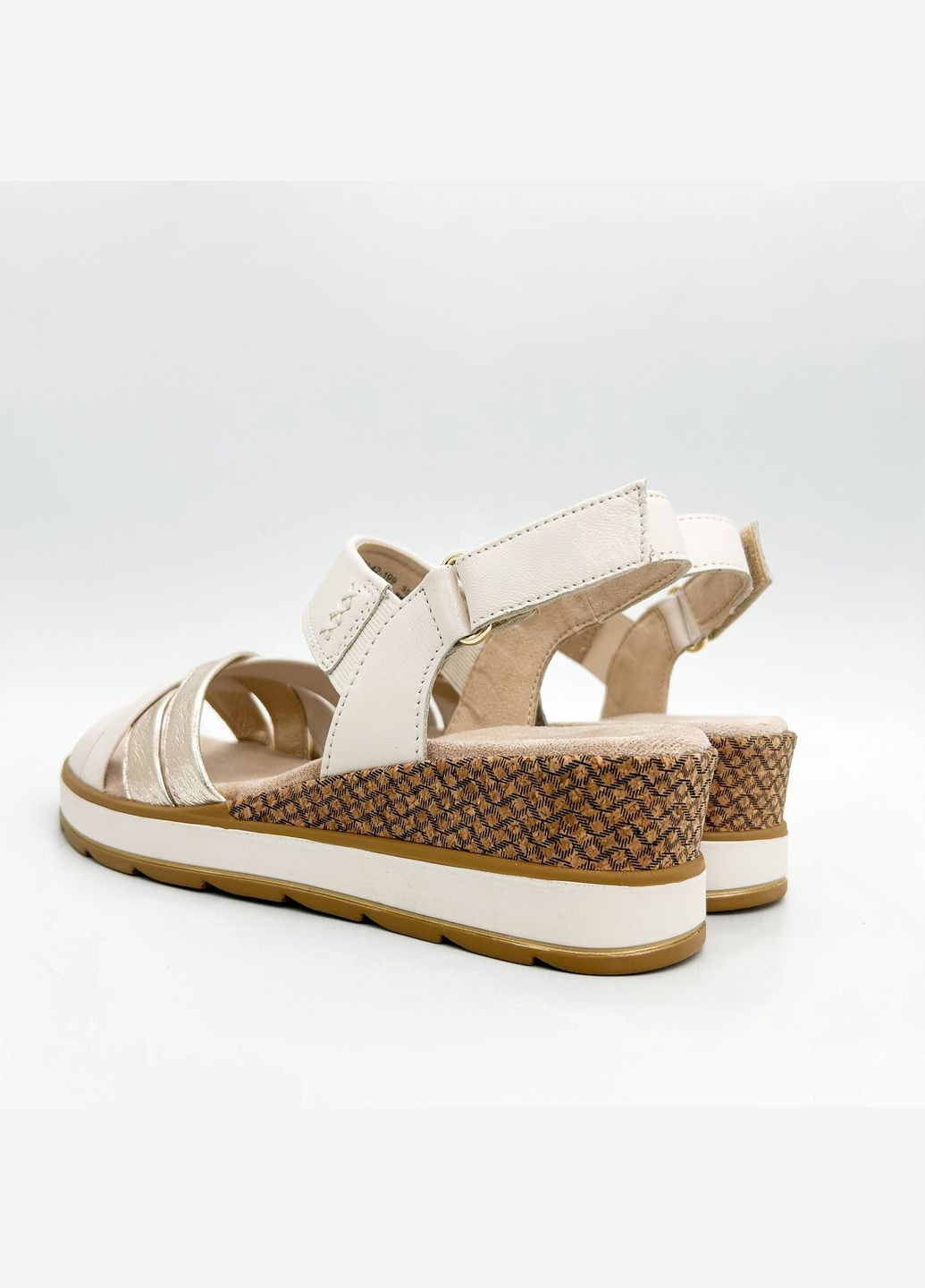 Бежевые босоножки (р) кожа 0-1-1-9-28752-42-199 Caprice на резинке