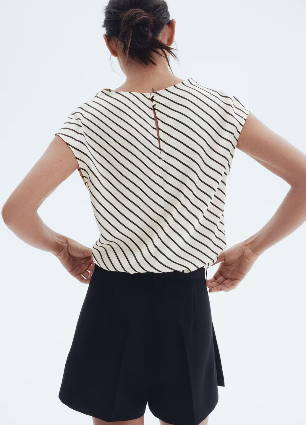 Молочна блузка H&M