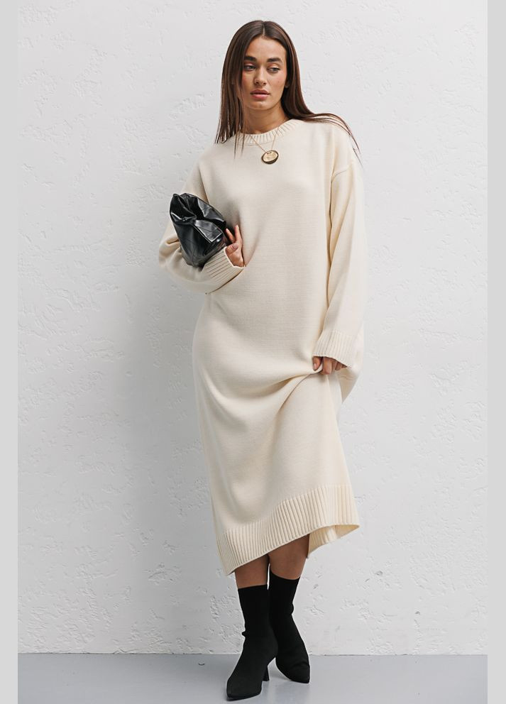 Молочна в'язана довга сукня oversize темно-молочного кольору Arjen