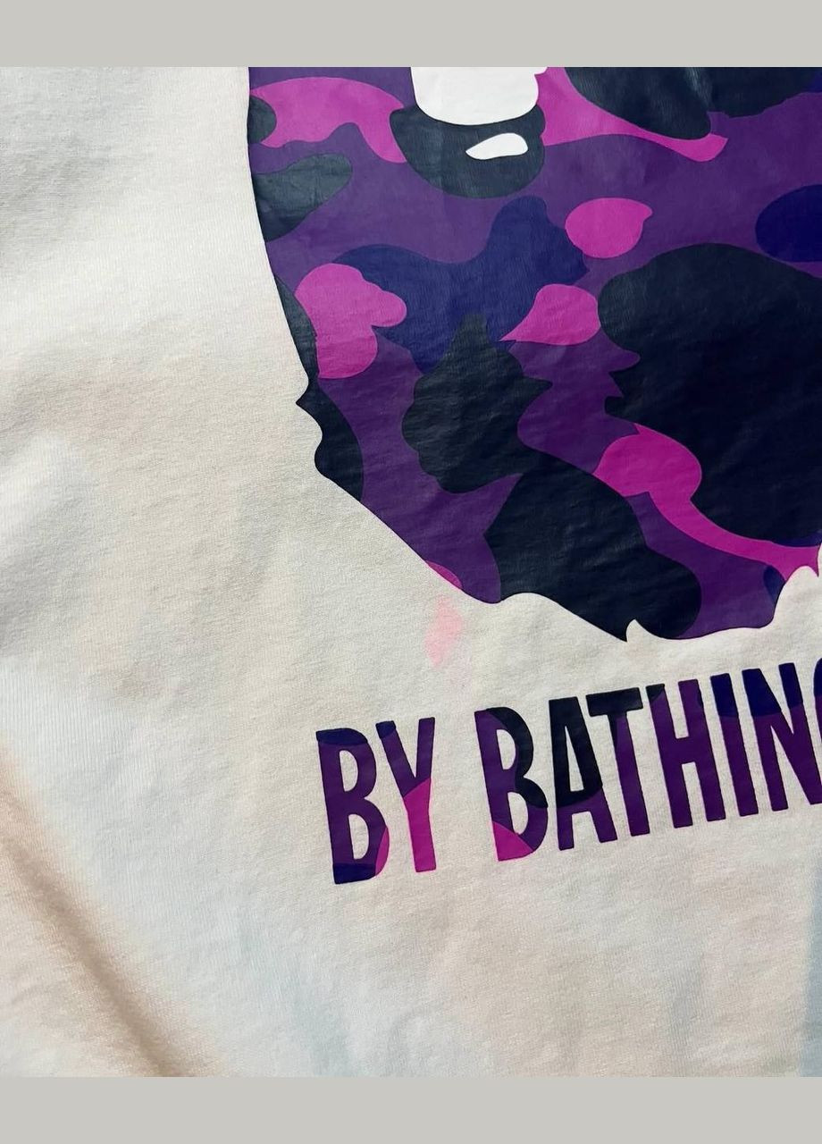 Белая мужская футболка белая с фиолетовым принтом оверсайз в стиле bape No Brand