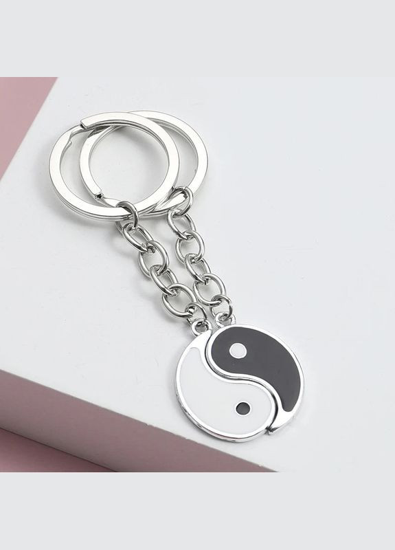 Парні брелки для двох інь-янь чорне та біле дві половинки No Brand (339869761)