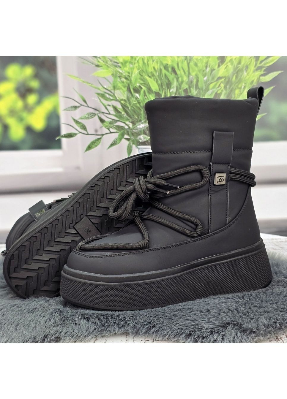 Черные сапоги дутики женские зимние черные на овчине Purlina на молнии