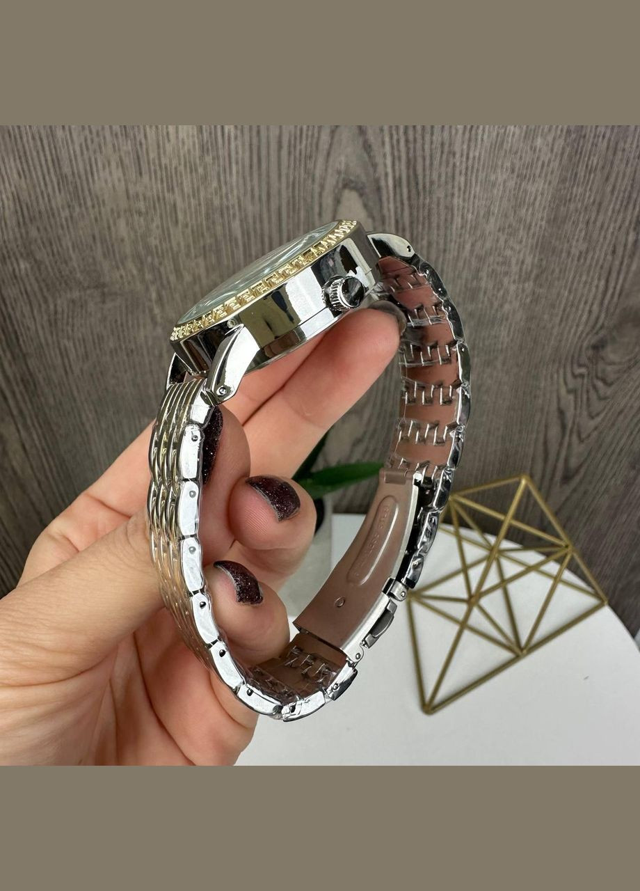 Стильний жіночий наручний годинник кварцовий з металевим ремінцем золотисто-сріблястий (sku_1721ГС) No Brand (346078155)