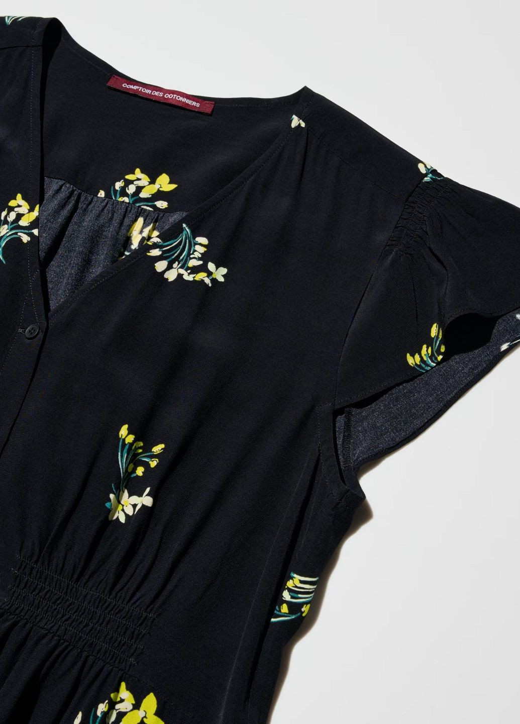 Бежевое платье Uniqlo с цветочным принтом