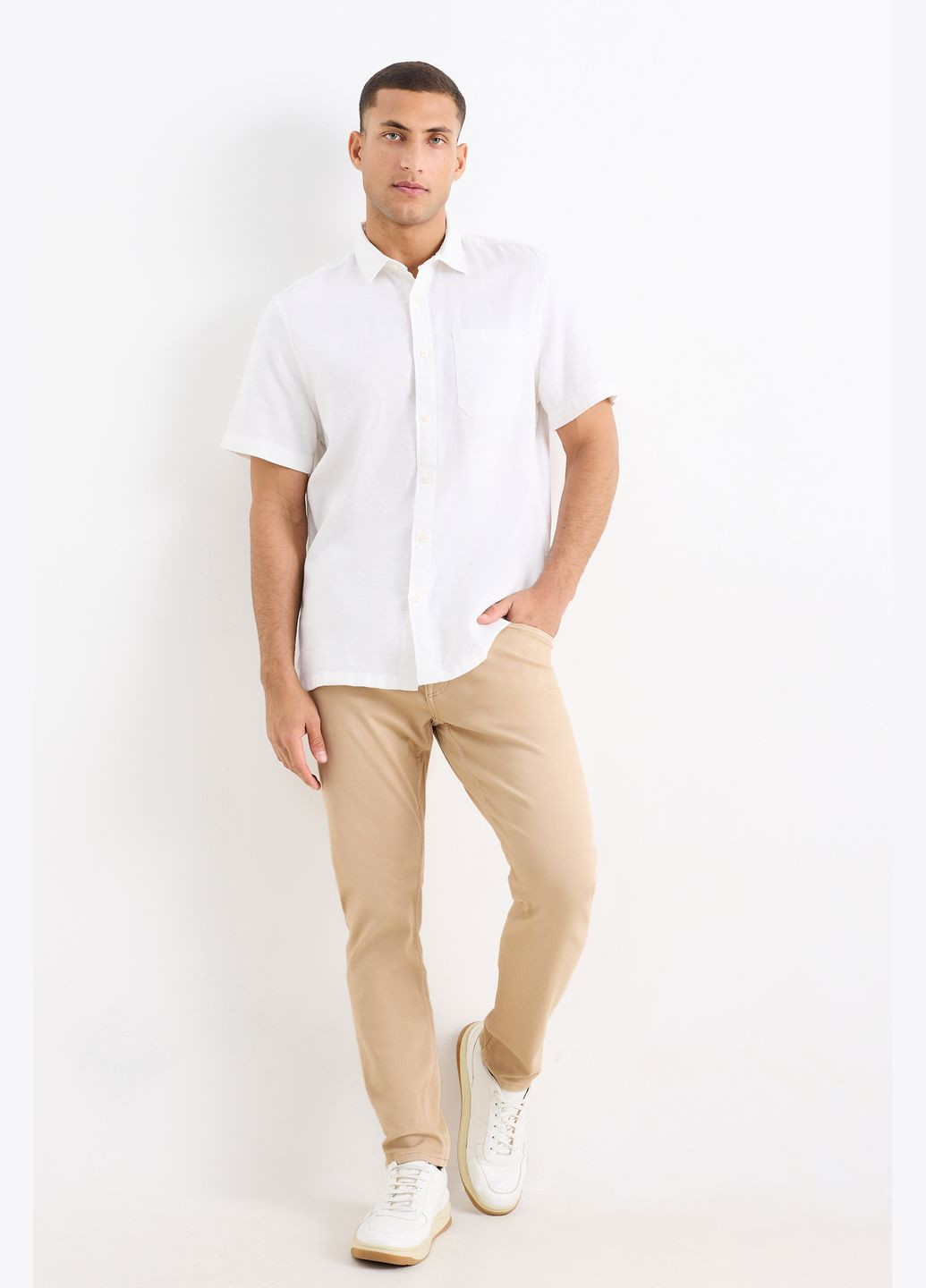 Бежевые летние джинсы slim tapared C&A