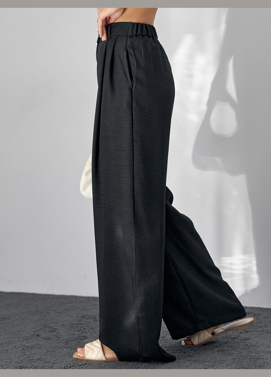 Черные классические демисезонные брюки ISSA PLUS