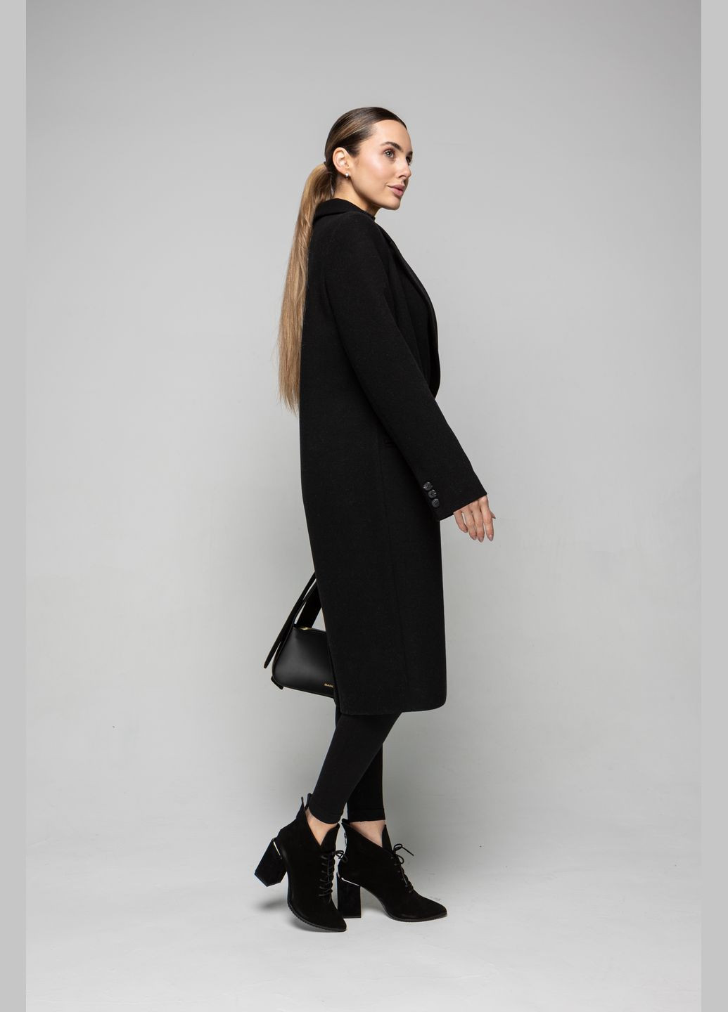 Черное демисезонное Пальто Остин CHIUAS