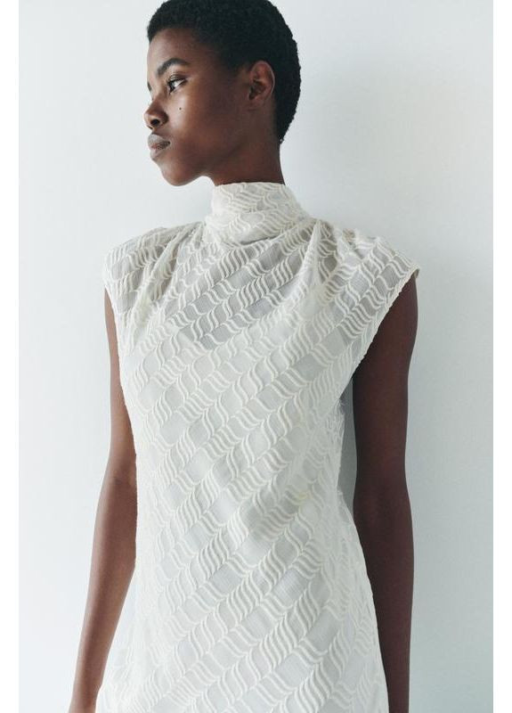 Белое длинное платье с вышивкой zw коллекция Zara