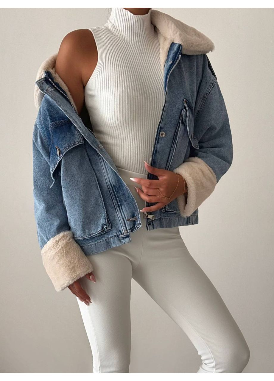 Блакитна куртка джинсова No Brand