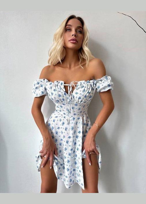 Белое повседневный мини платье с цветочным принтом и открытыми плечами MonCher с цветочным принтом