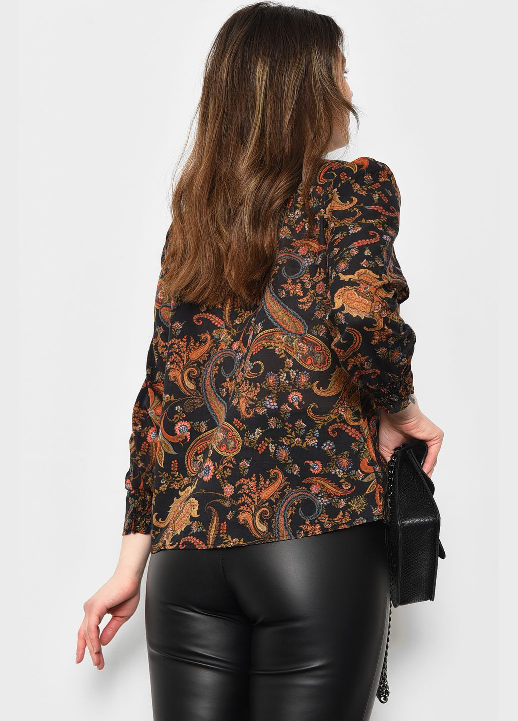 Чорна демісезонна блуза жіноча з принтом чорного кольору з баскою Let's Shop