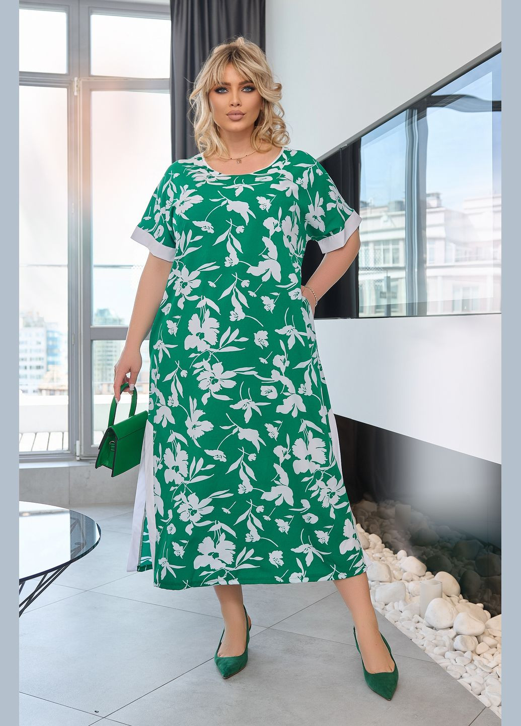 Зеленое повседневный летнее платье свободного кроя а-силуэт No Brand с цветочным принтом