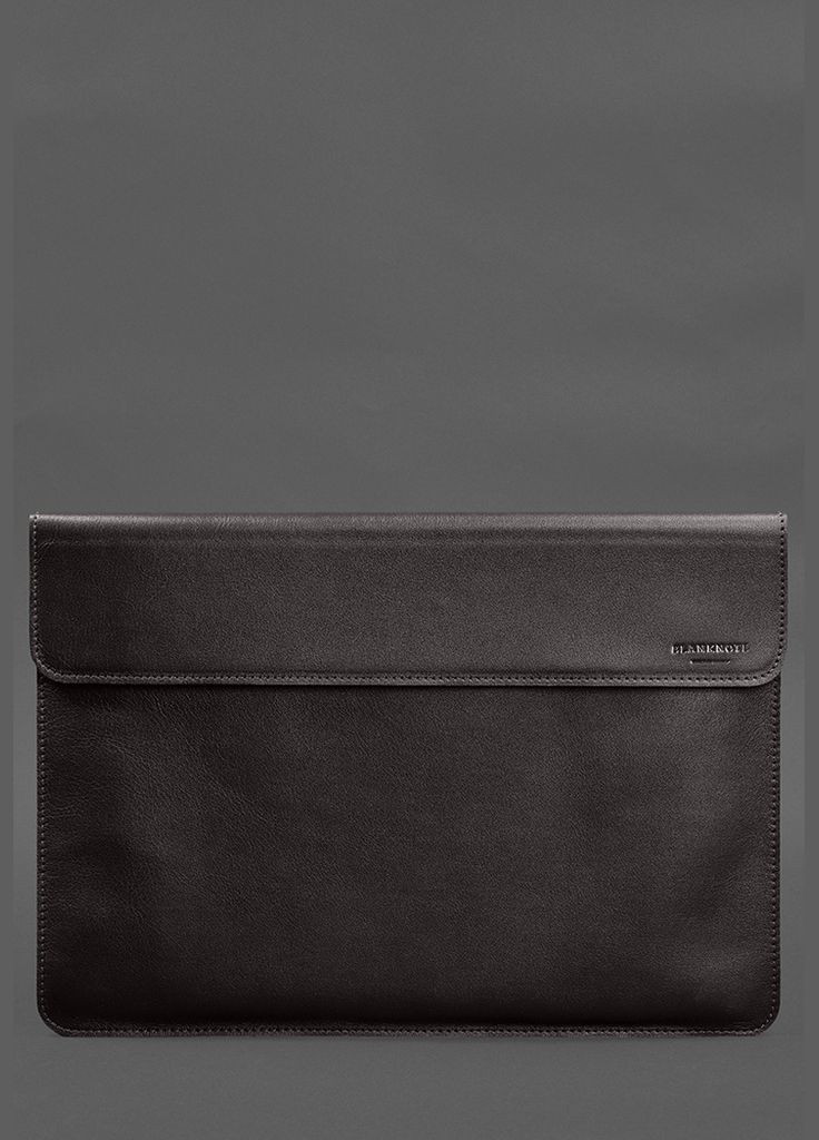 Кожаный чехол-конверт на магнитах для MacBook Pro 15 (2023 год) Тёмно-коричневый (A-028788) BlankNote (329742870)