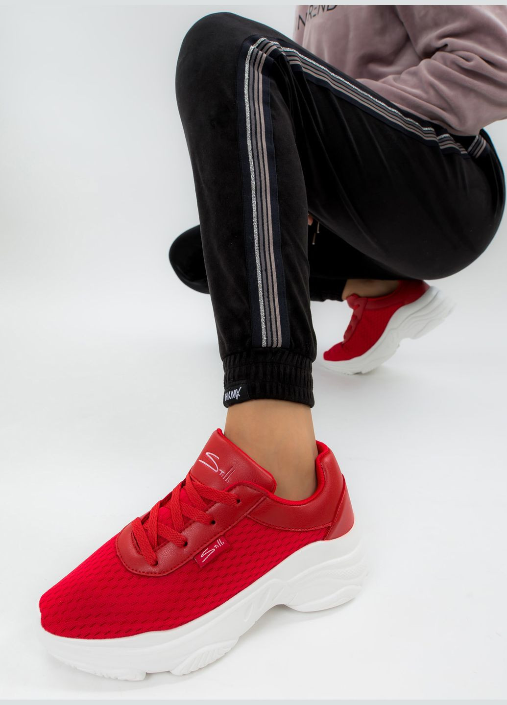 Червоні кросівки жіночі Fashion