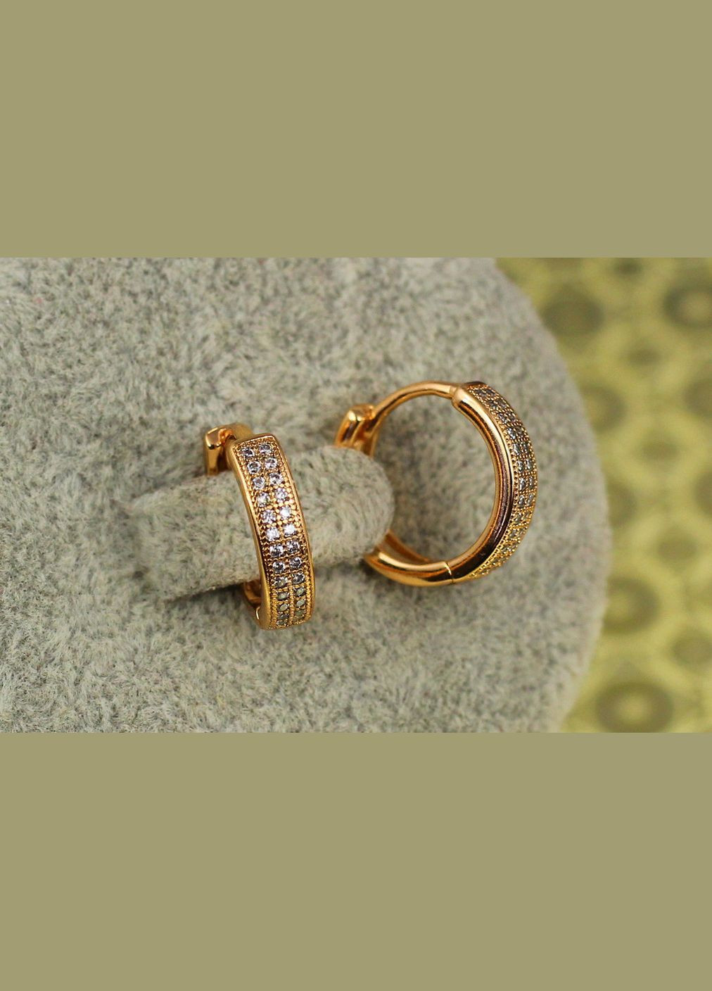 Сережки кільця з камінням бортики по краях 1.5 см золотисті Xuping Jewelry (316432886)