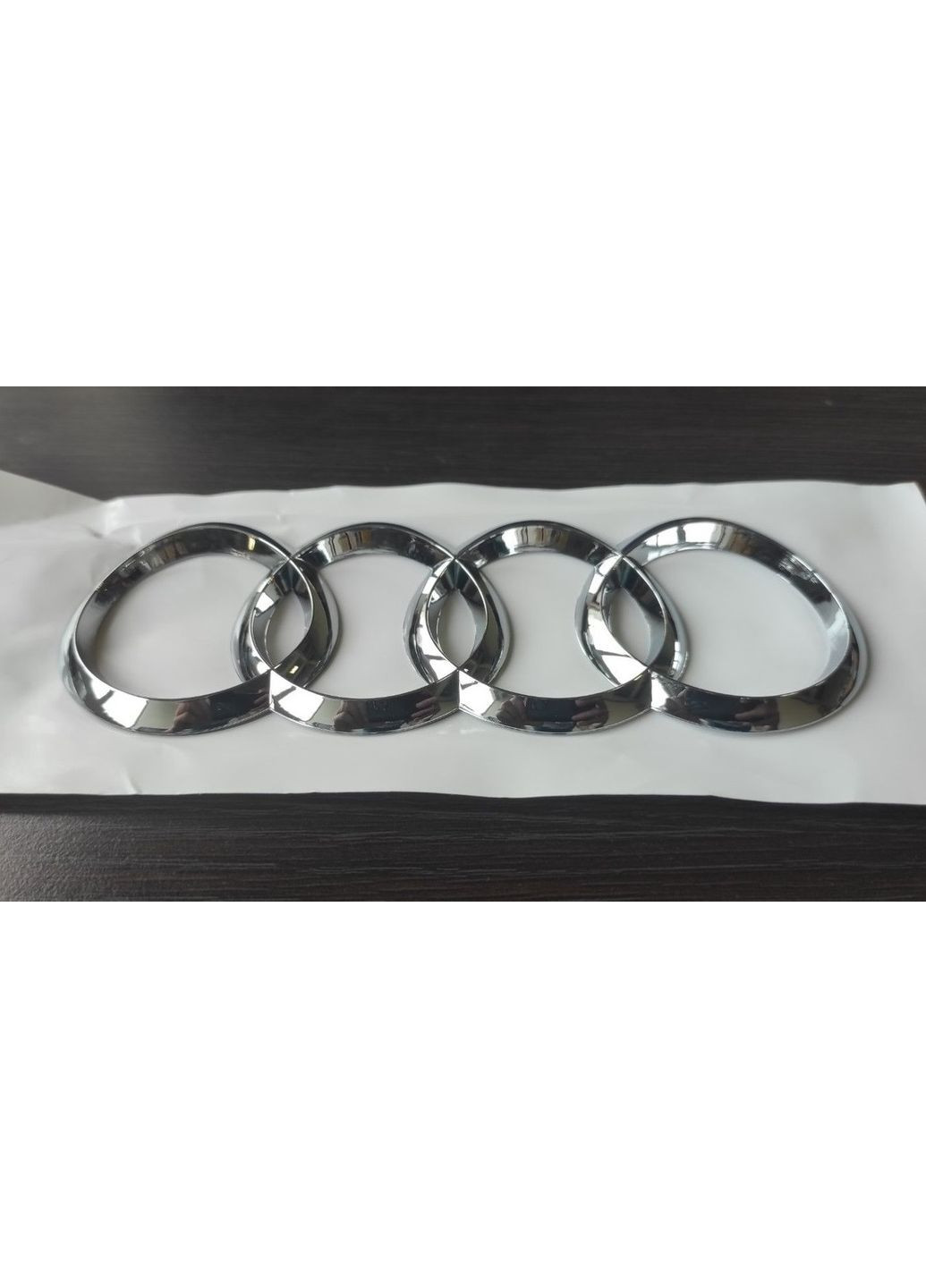 Емблема задня (напівсфера) хром 202х71 мм (на скотчі) 4G8853742A2ZZ Audi (369610663)
