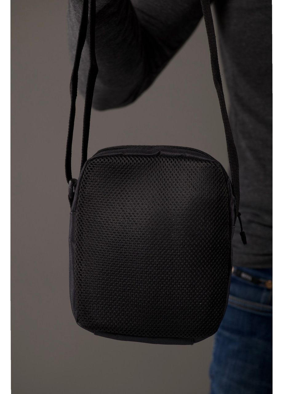 Чорна сумка чоловіча через плече - мінімалізм і зручність No Brand (365761987)