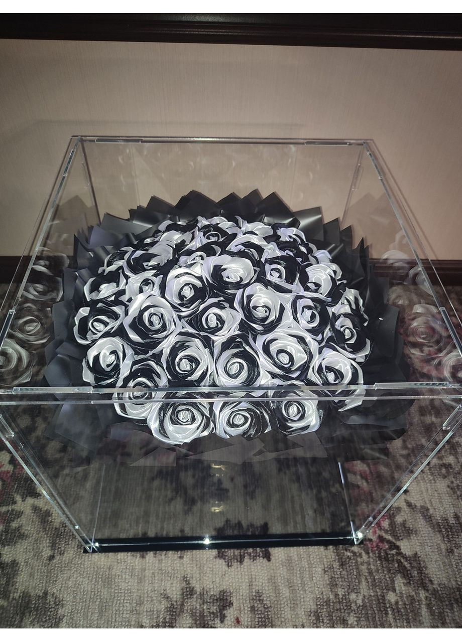 Букет з атласних стрічок в акриловому кубі No Brand (368672326)