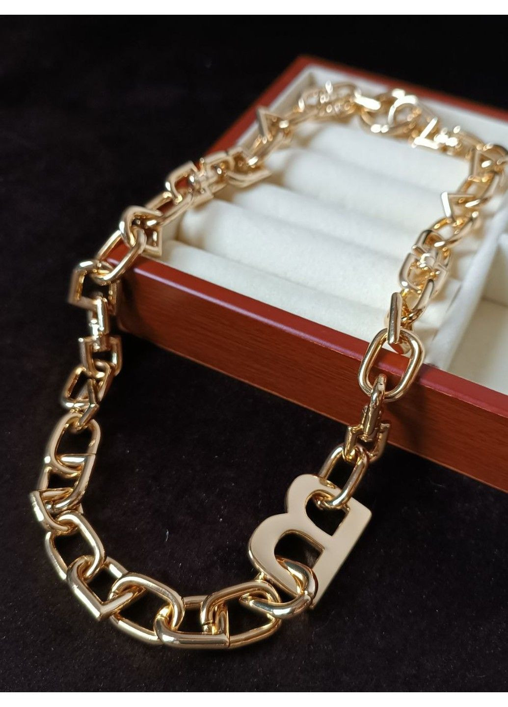 Чокер-ланцюжок жіночий із медичної сталі золотистий No Brand (368713804)