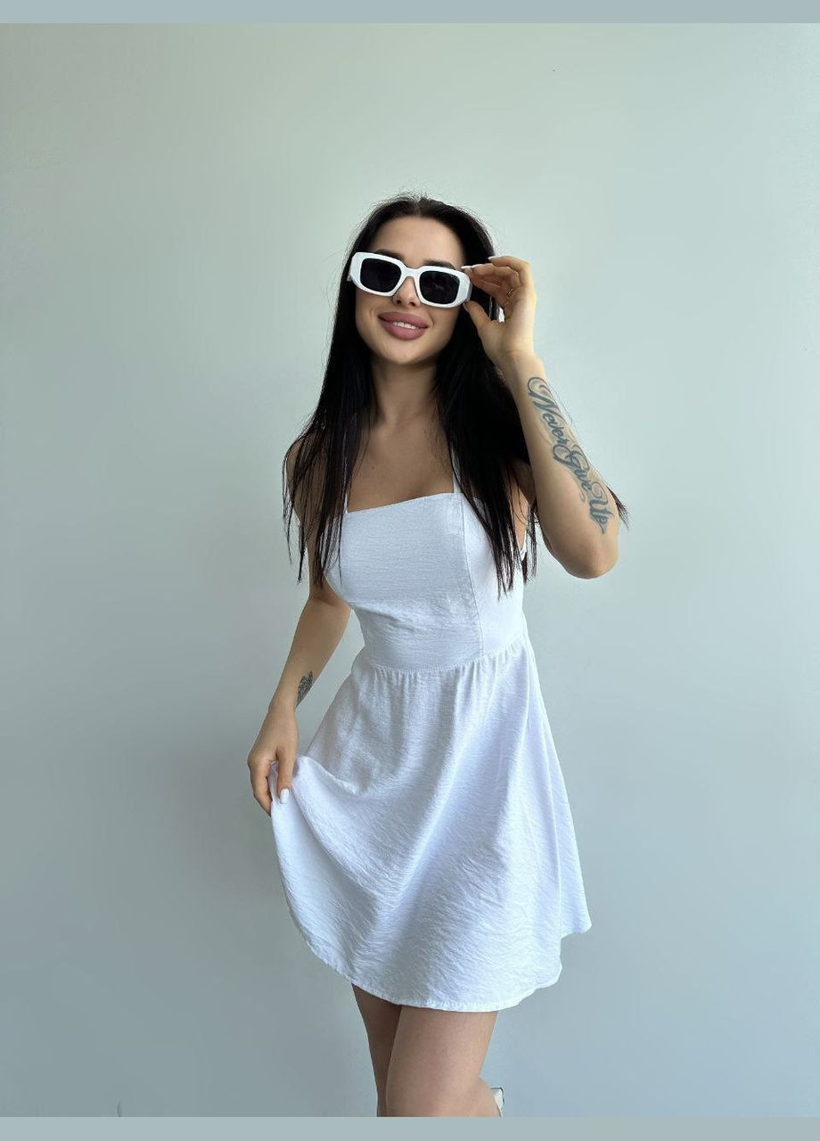 Белое повседневный платье женское с открытой спиной Гермес однотонное