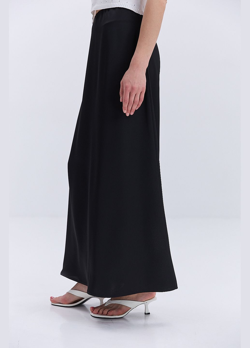 Довга атласна спідниця-трапеція молочна з розрізом збоку Arjen (330988487)