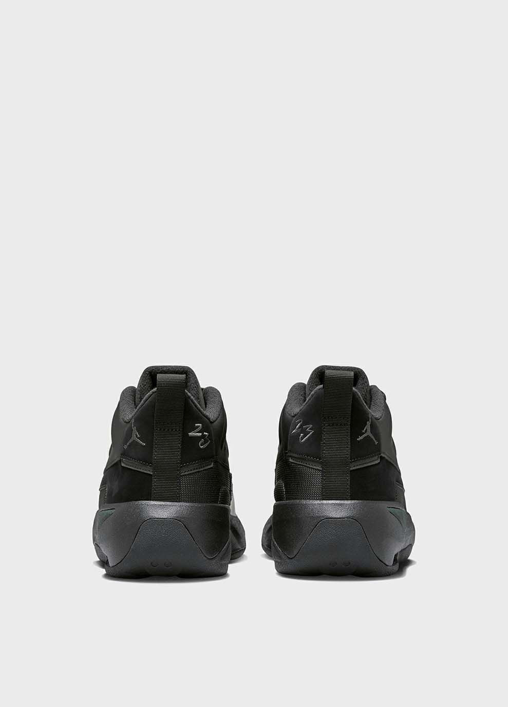 Чорні Осінні чоловічі кросівки max aura 7 чорний Jordan