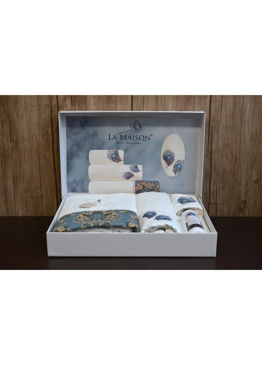 La Maison подарочный набор полотенец с духами 30х50см+50х90см+70х140см комбинированный производство -