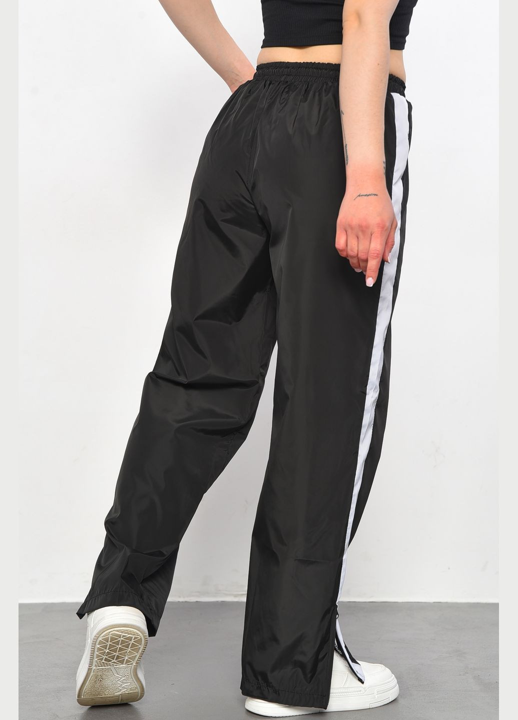 Спортивні штани жіночі чорного кольору Let's Shop (305663440)