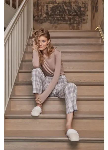 Бежева всесезон жіноча піжама з довгим рукавом і картатими штанами, бавовна + віскоза xl Aruelle