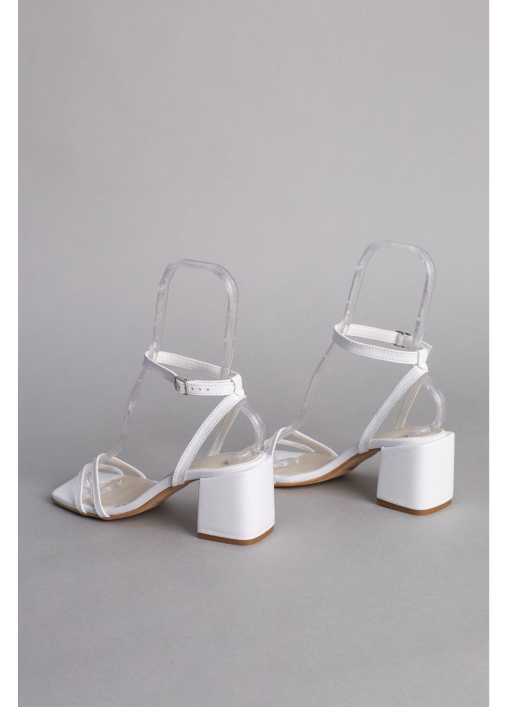 Белые кожаные женские босоножки (9401-1) VZUTIK