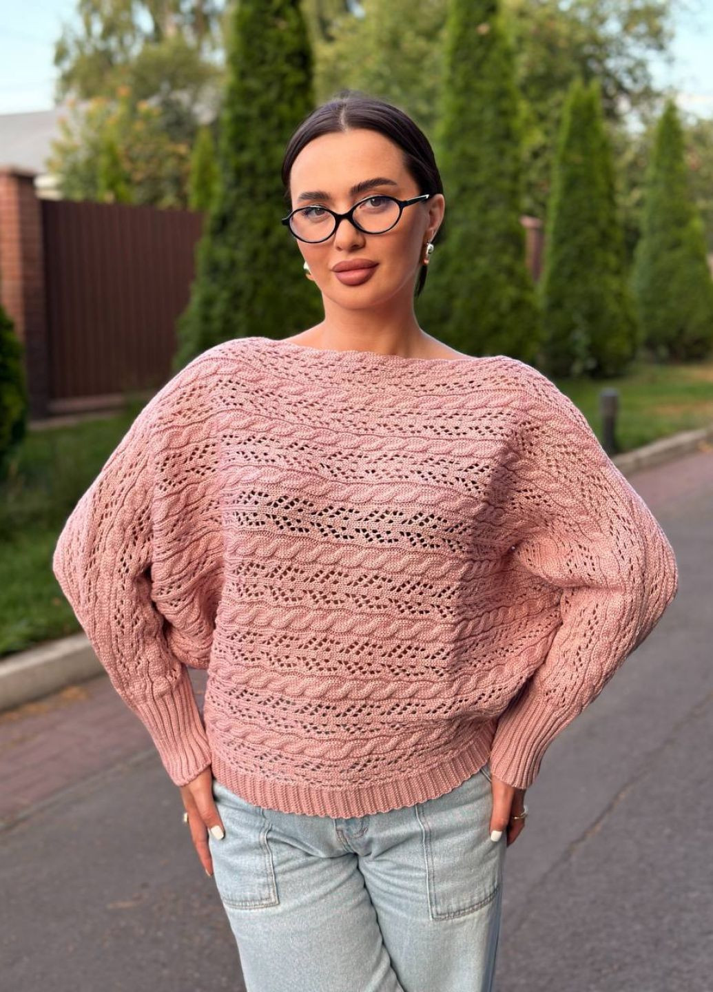 Пудровый демисезонный стильный вязаный свитер с манжетами на рукавах Allthings