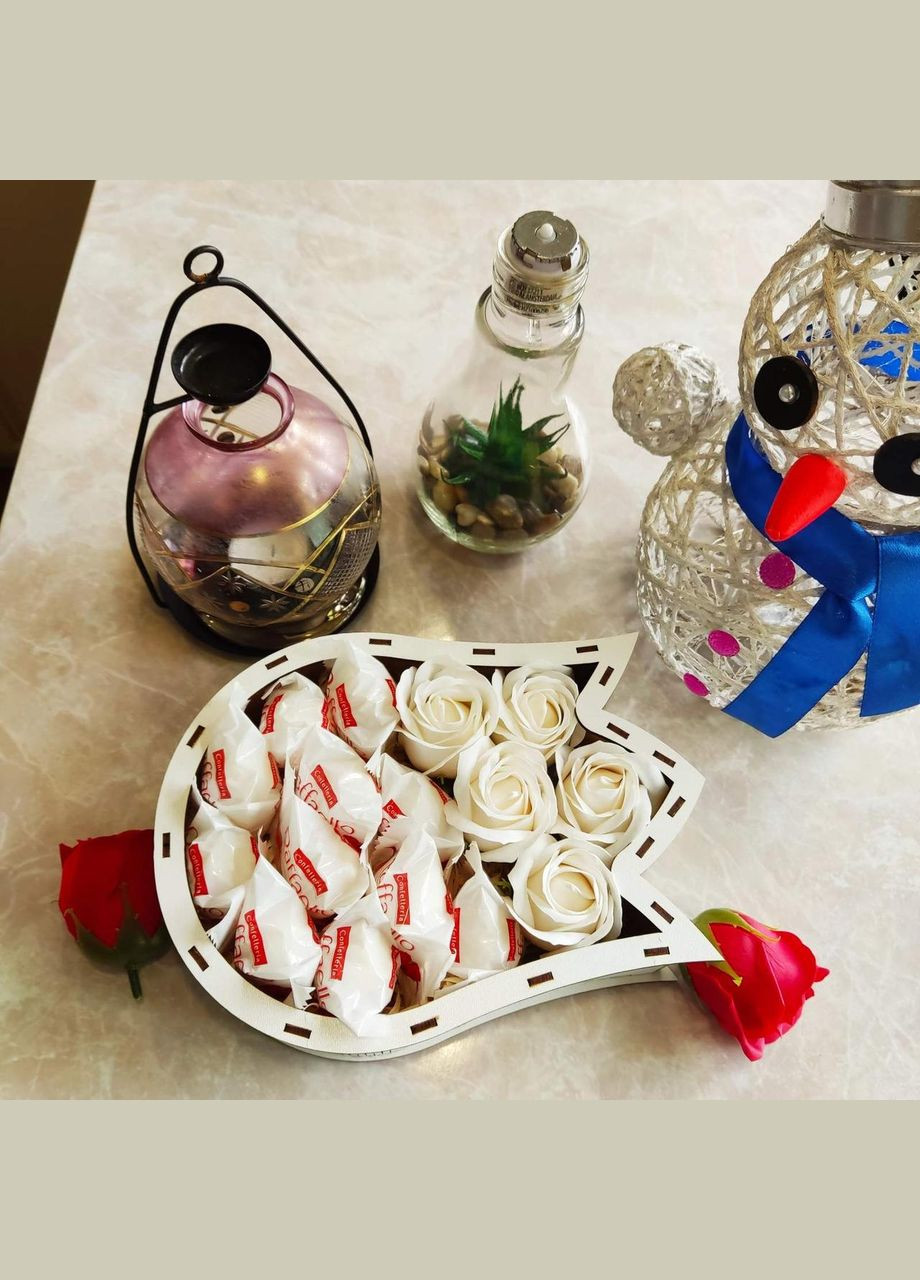 Подарочный бокс с конфетами Raffaello и розами для девушки на день рождения день влюбленных 8 марта (ar37) No Brand (315888804)