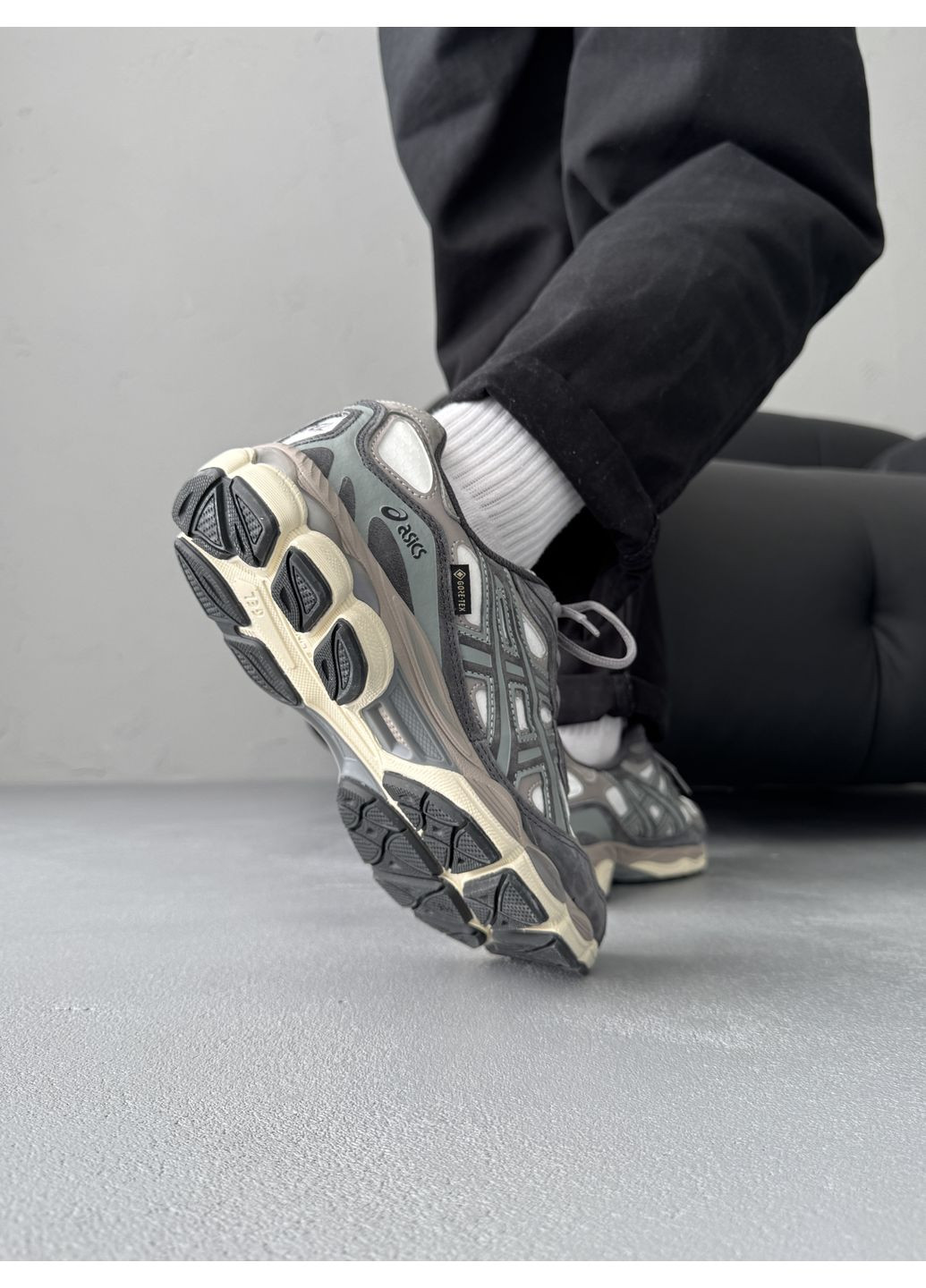 Сірі Осінні кросівки чоловічі asics gel nyc grey white gore-tex | асікс гель-нюк сірі No Brand