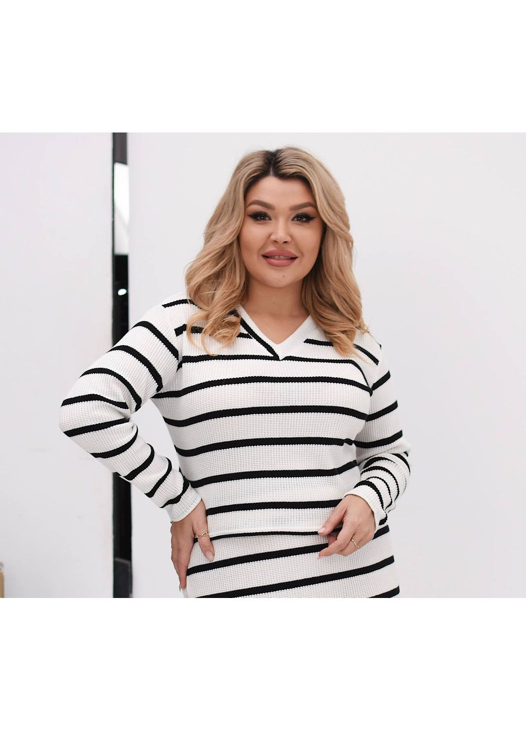 Белый демисезонный свитер — замер в описании GD/GL Модний простір