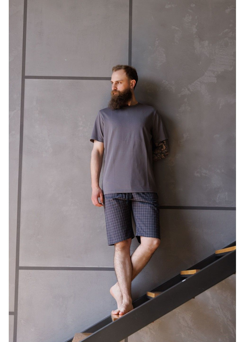 Пижама мужская футболка темносерая + шорты HOMELY в клетку графит Handy Wear (337715533)