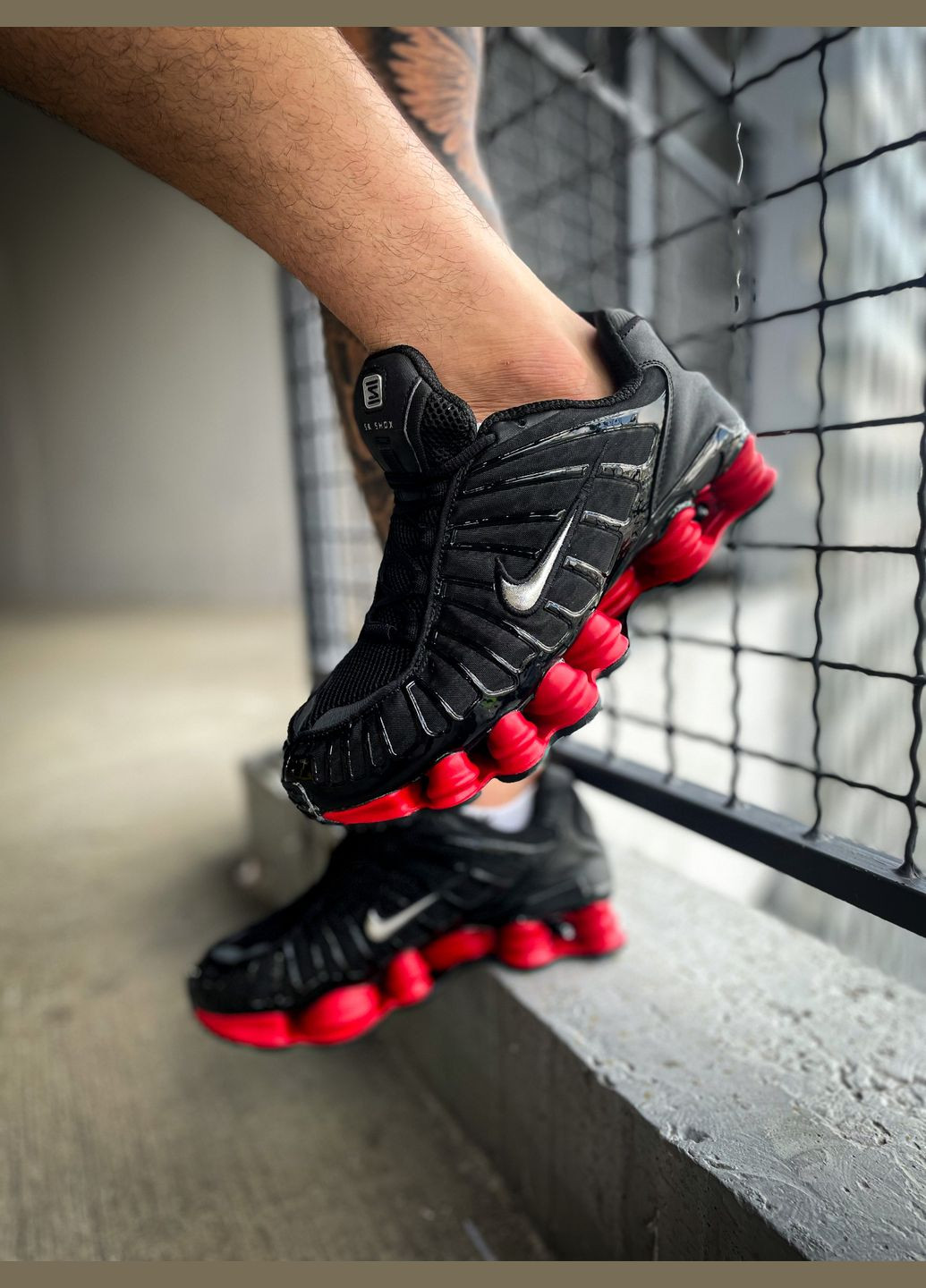Черные демисезонные кроссовки мужские nike shox black red | найк шокс черные красные No Brand