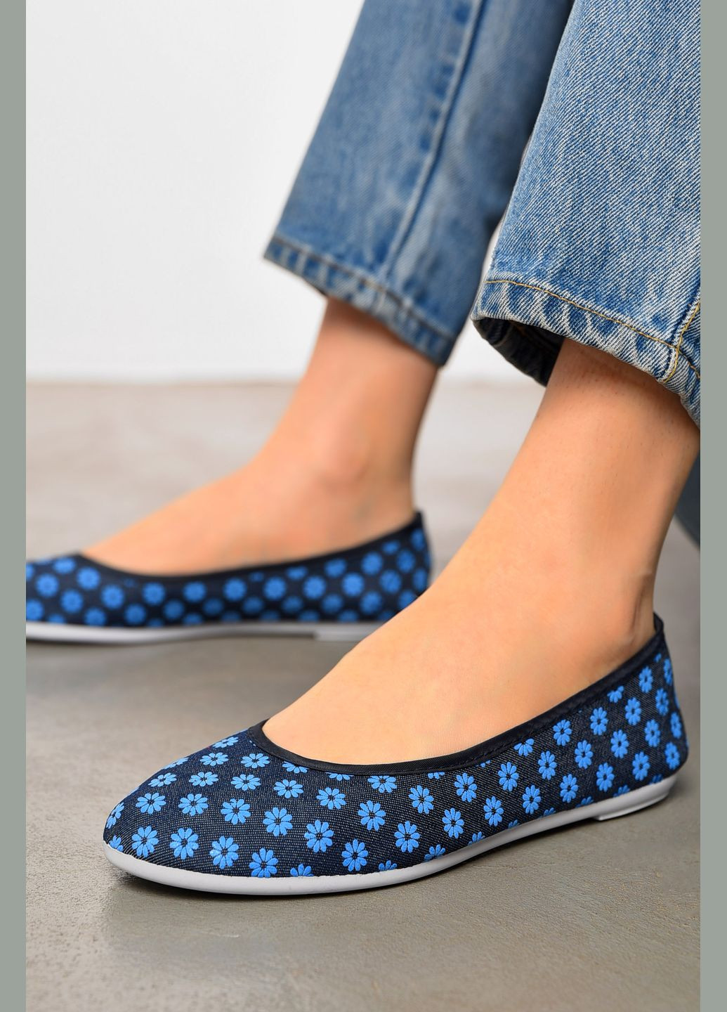 Женские балетки женские темно-синего цвета текстиль Let's Shop | тёмно-синие цветочные без декора текстиль (324747565)