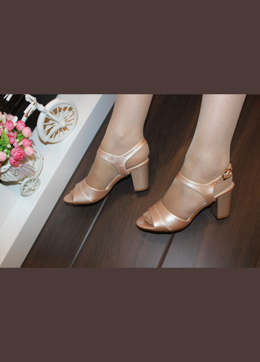 Босоніжки жіночі золотисті на підборах No Brand Босоніжки жіночі літні (336914200)