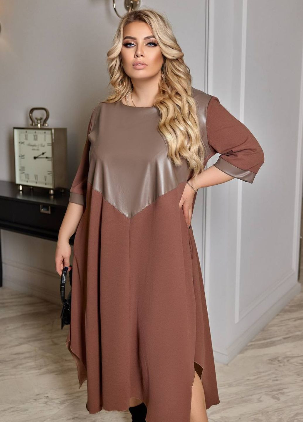 Кавова кежуал комбінована жіноча сукня з креп дайвінгу та еко-шкіри Україна однотонна