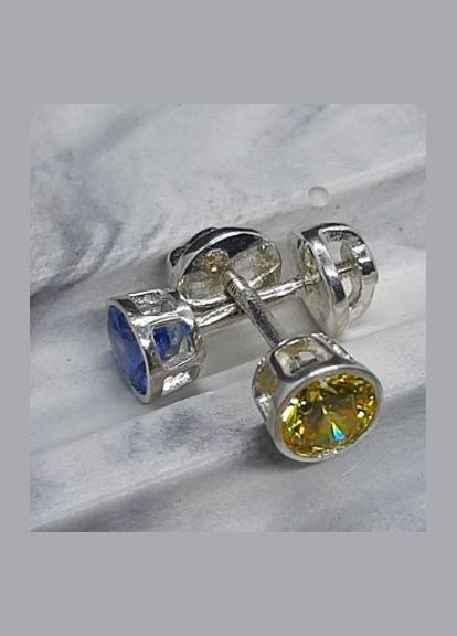 Сережки срібло 925 проба цвяшки пусети на закрутці Камінчик No Brand (329999354)