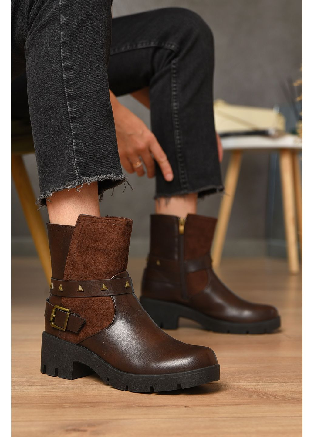 Черевики жіночі демісезонні коричневого кольору на блискавці Let's Shop (349444175)