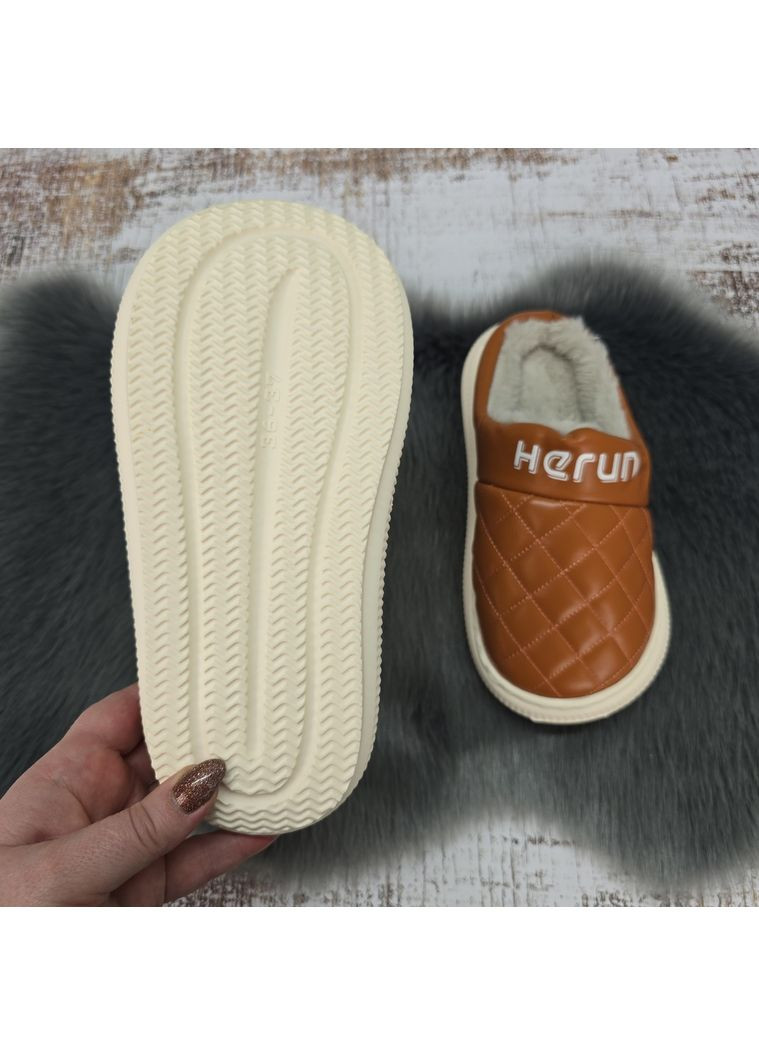 Светло-коричневые тапочки женские чуни эко-кожа на меху светло-коричневые Luck Line