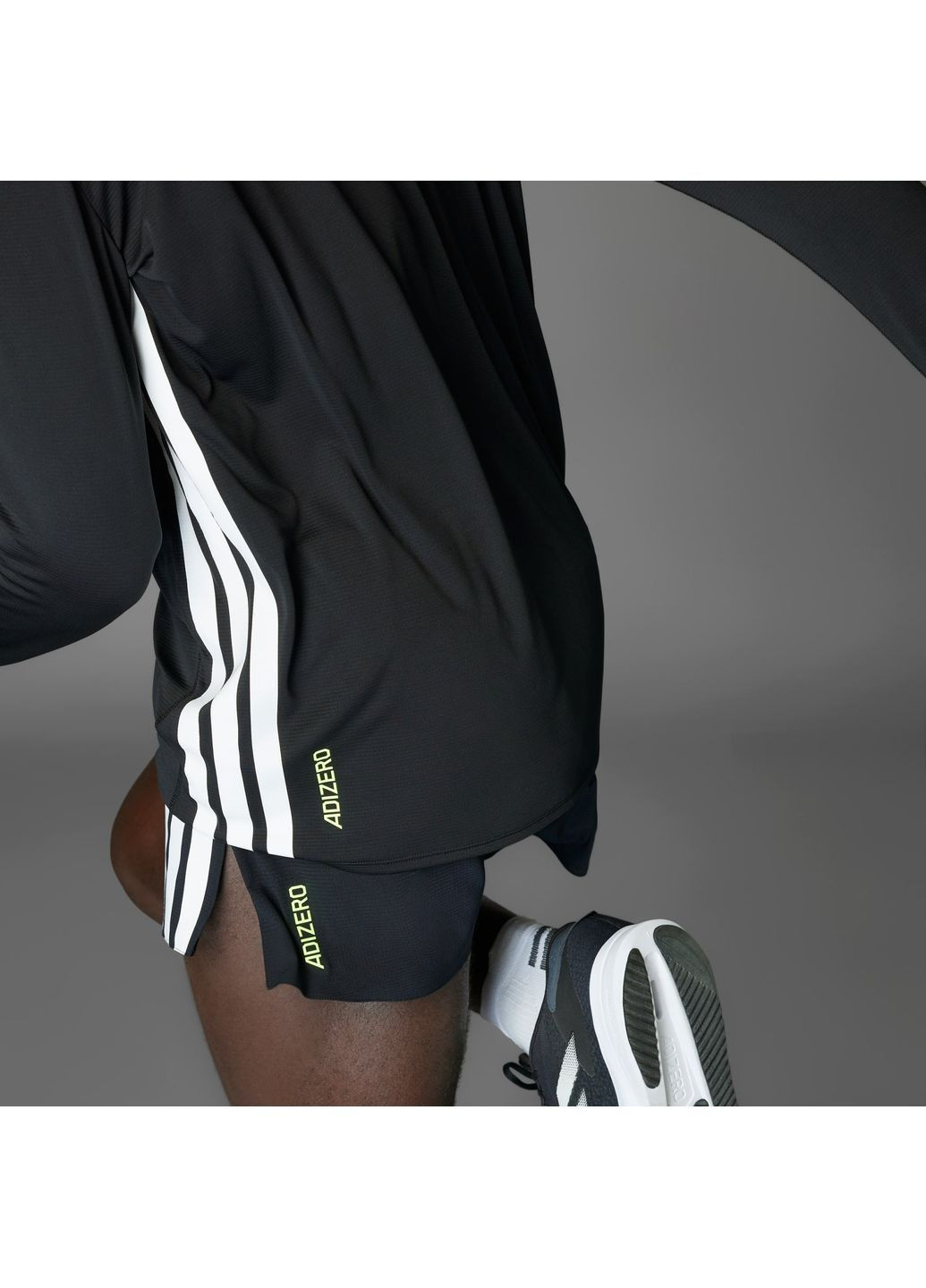 Чорна футболка для бігу з довгим рукавом adidas Adizero Running JD3638