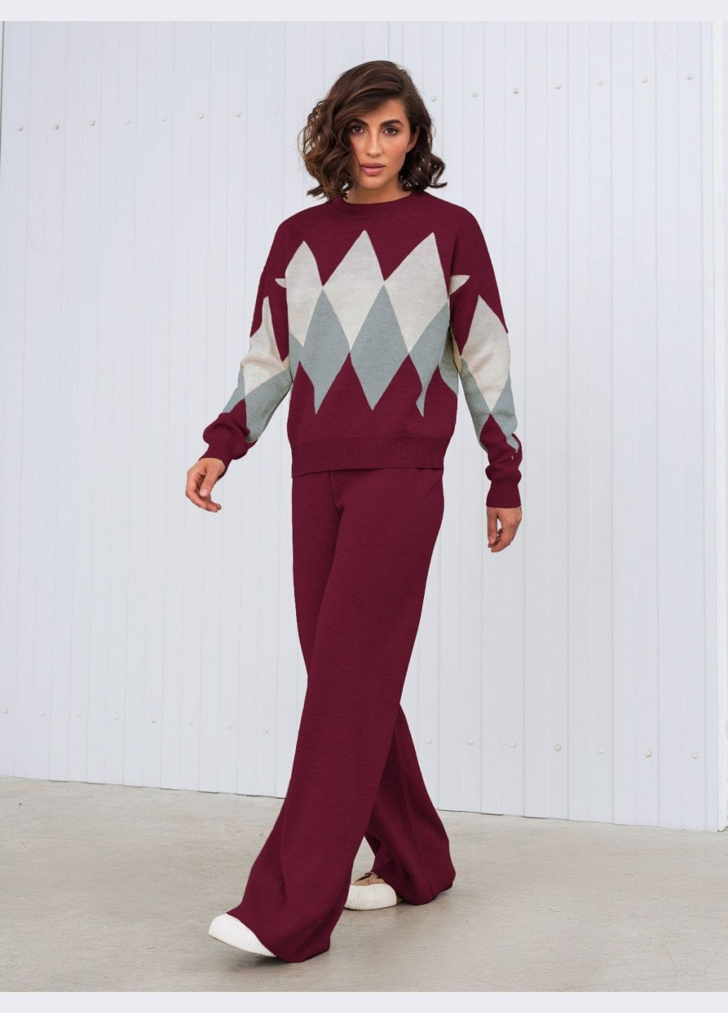 костюм бордового кольору з ромбоподібним принтом Dressa (315055960)