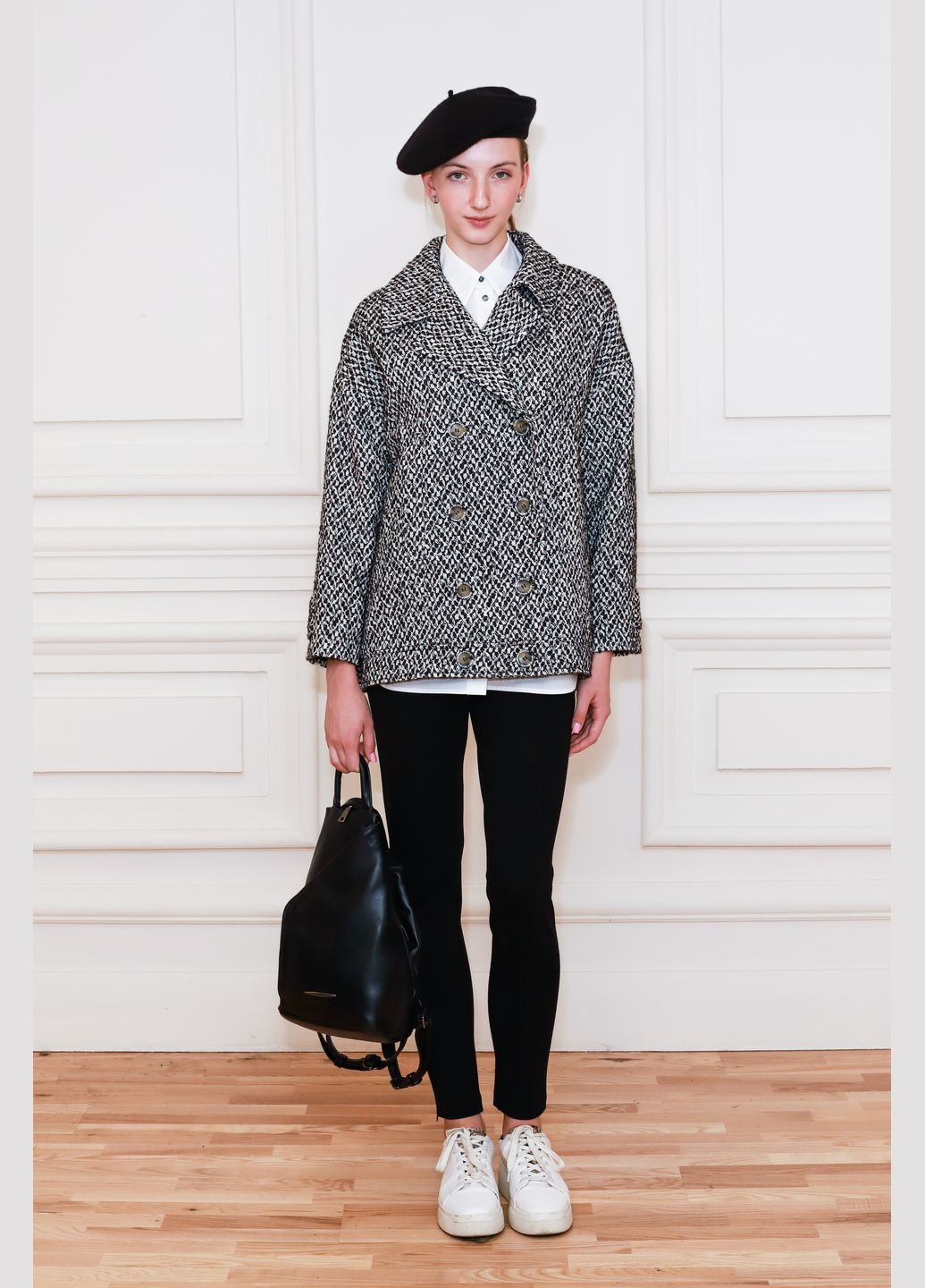 Темно-серое зимнее Серо-черное укороченное пальто оверсайз Илия Dolcedonna