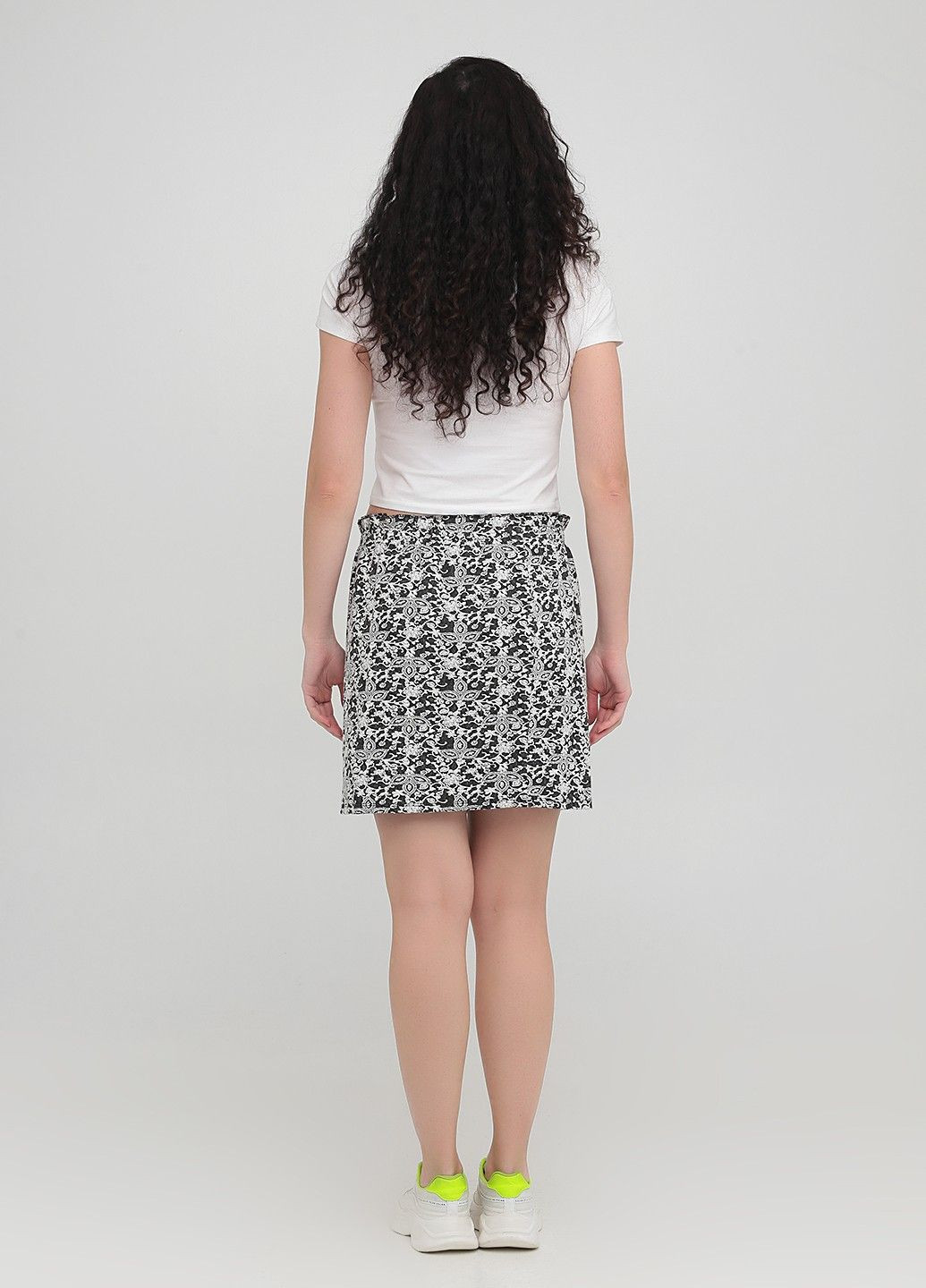 Черно-белая цветочной расцветки юбка C&A
