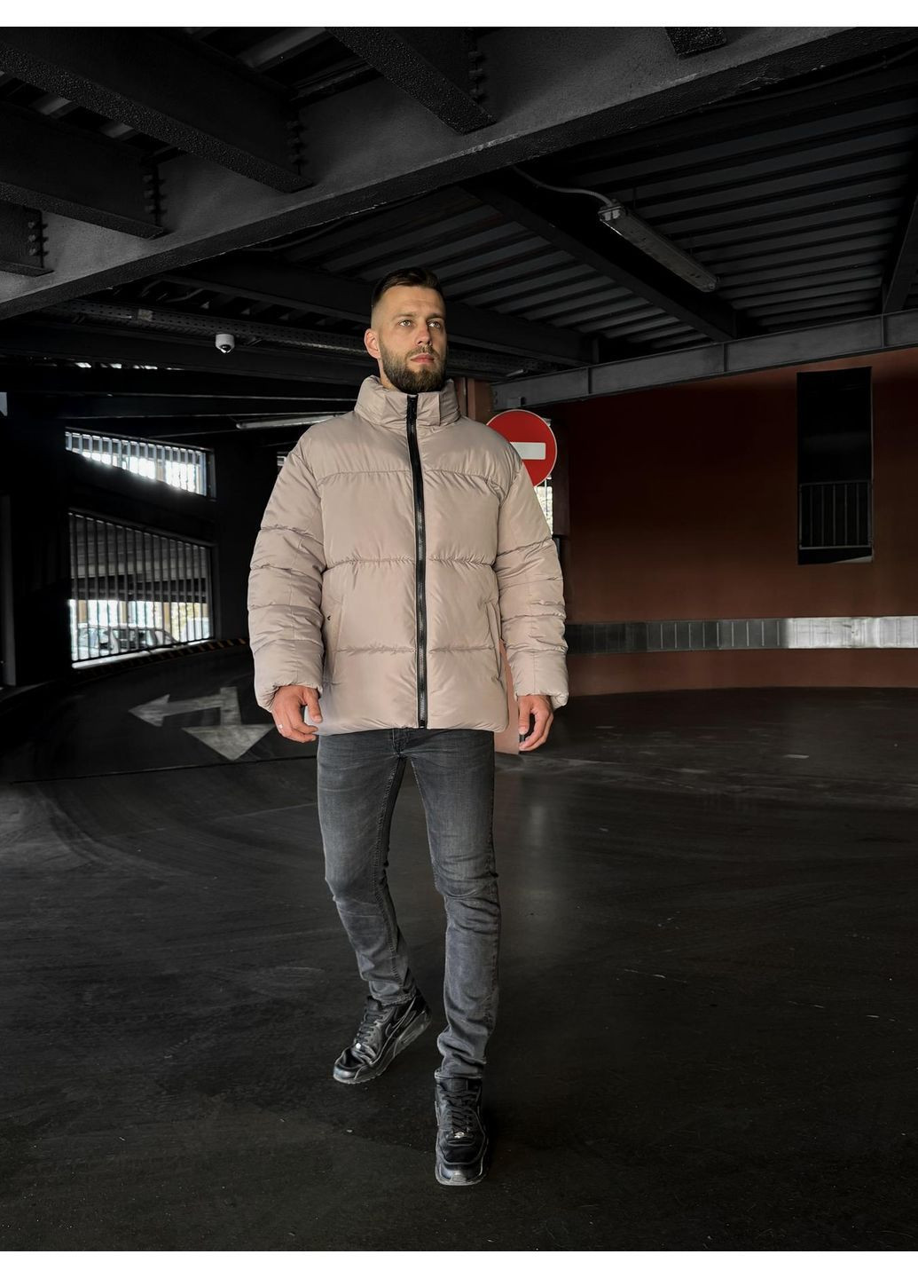 Бежевая зимняя зимняя куртка на пуху No Brand