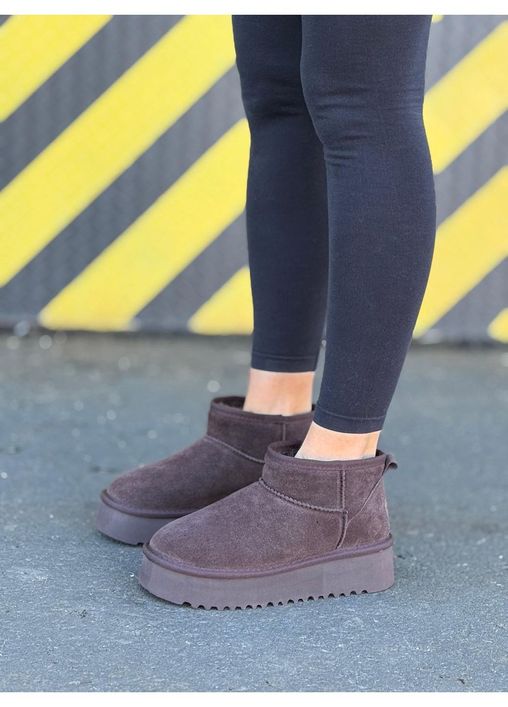 Жіночі уггі шоколад натуральна замша коричневі на хутрі теплі зимові на високій підошві замшеві No Brand (367954631)